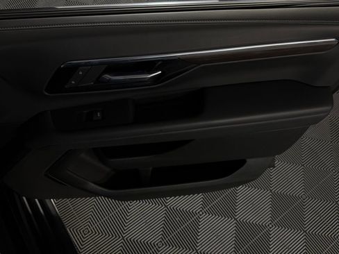 Used 2025 Chevrolet Tahoe LT image 29