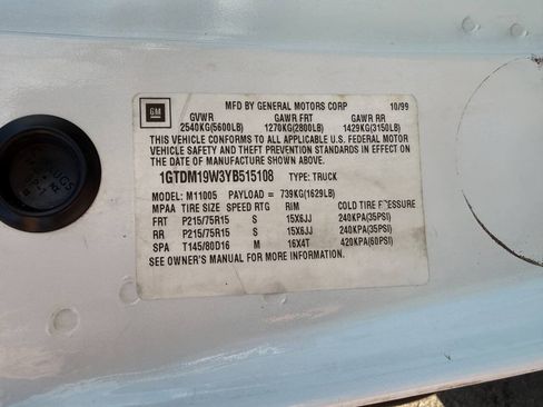 Used 2000 GMC Safari RWD image 28