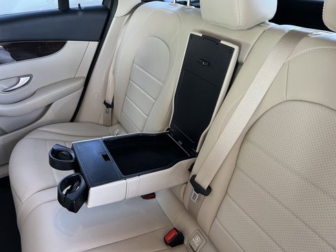 Used 2019 Mercedes-Benz GLC 300 4MATIC image 21