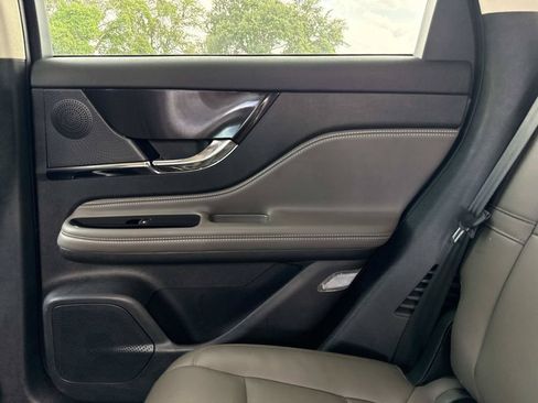 Used 2023 Lincoln Corsair FWD image 16