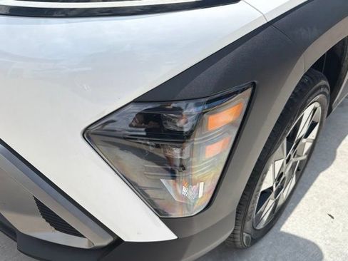 Certified 2025 Hyundai Kona SEL AWD/4WD image 9