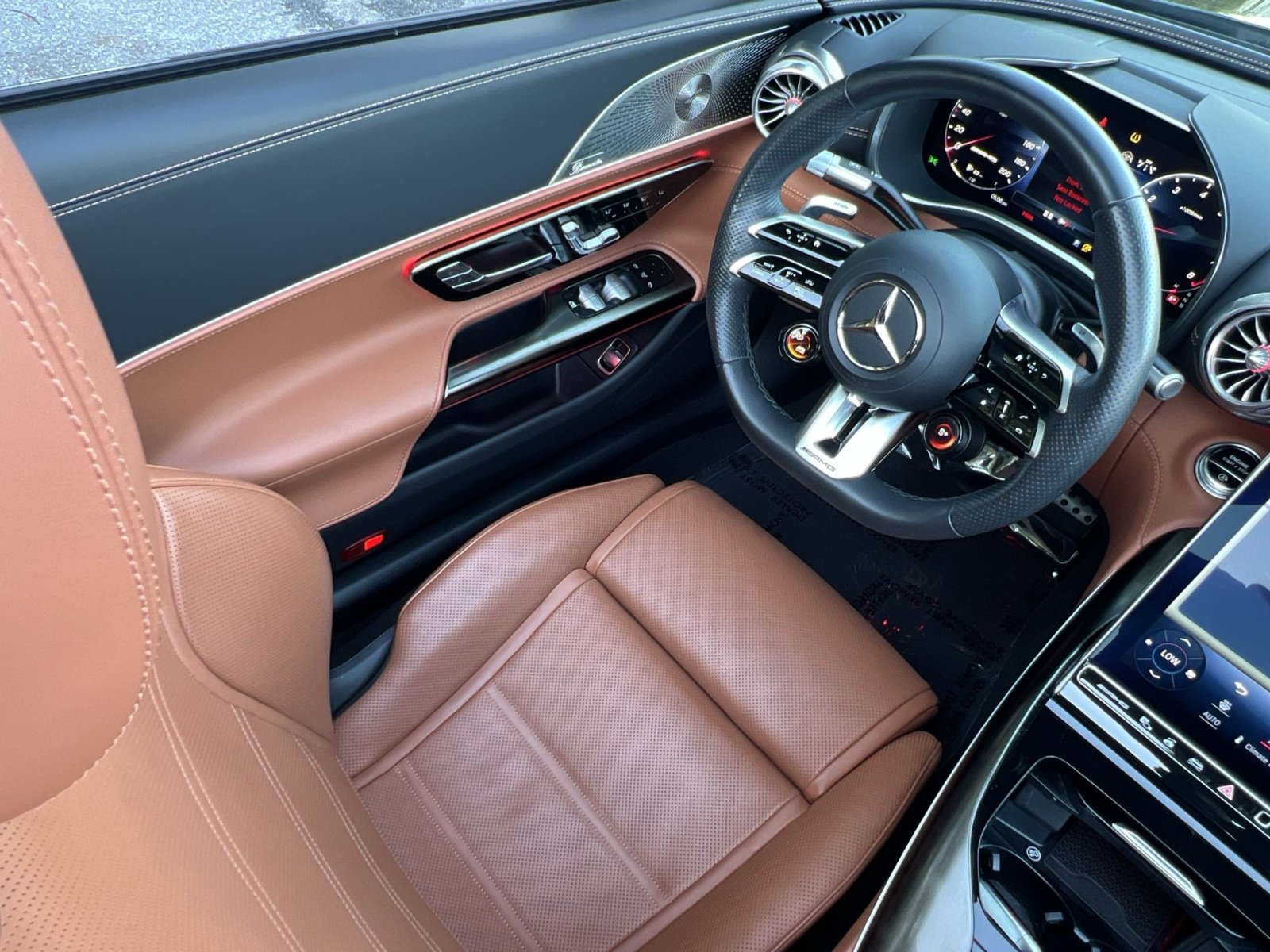 Used 2023 Mercedes-Benz SL 55 AMG 4MATIC image 16