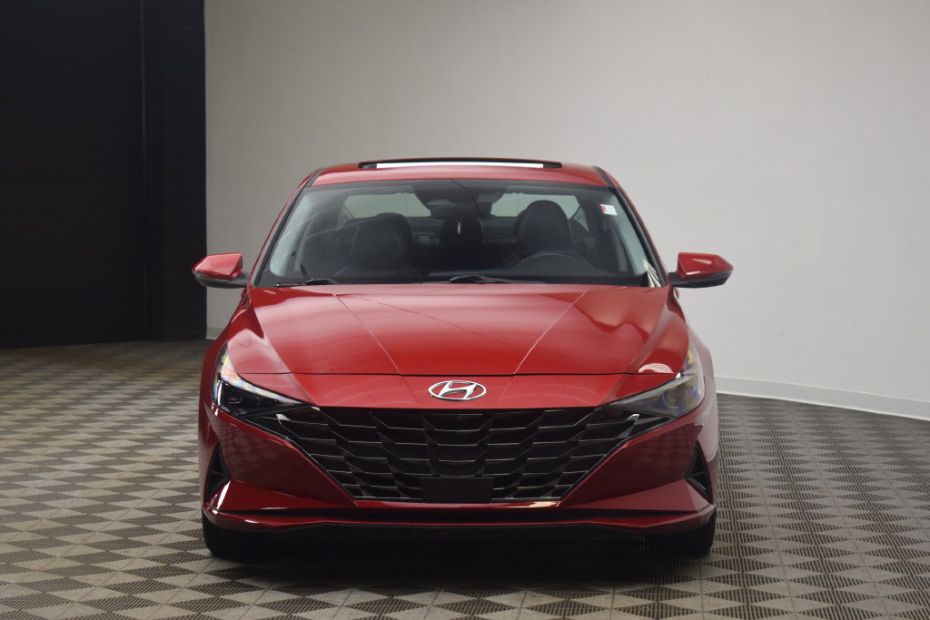 Used 2023 Hyundai Elantra Limited w/ Cargo Package FWD image 18
