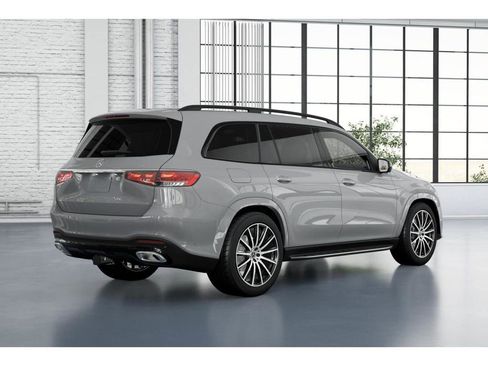 New 2026 Mercedes-Benz GLS 580 4MATIC image 21