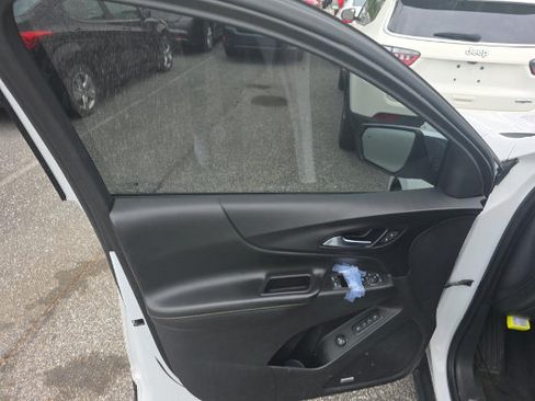 Used 2020 Chevrolet Equinox Premier AWD/4WD image 9