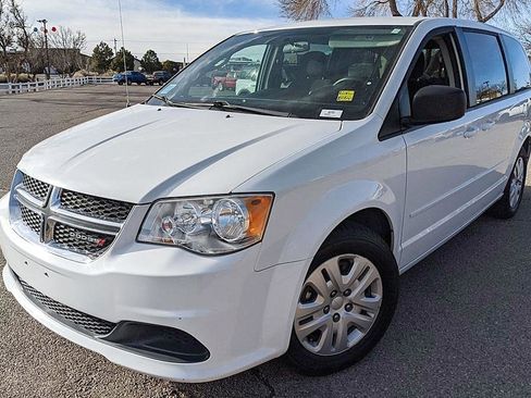 Used 2016 Dodge Grand Caravan SE w/ Quick Order Package 29E SE image 6