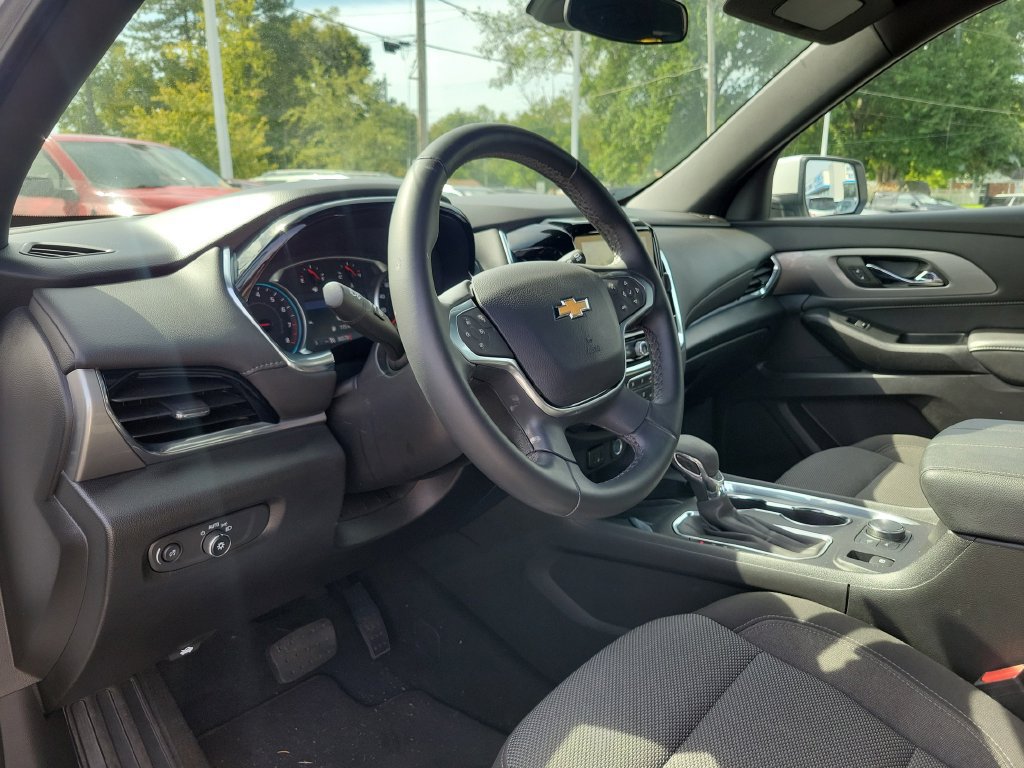 Used 2023 Chevrolet Traverse LT FWD image 22