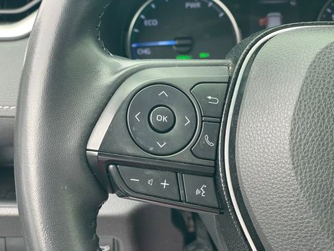Used 2021 Toyota RAV4 XLE Premium AWD/4WD image 16