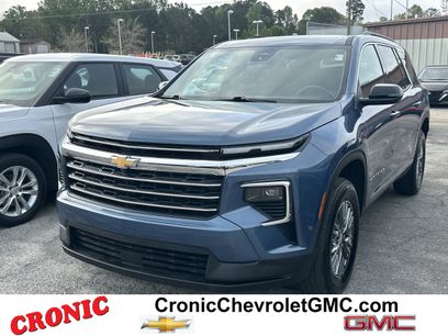 Used 2025 Chevrolet Traverse LT