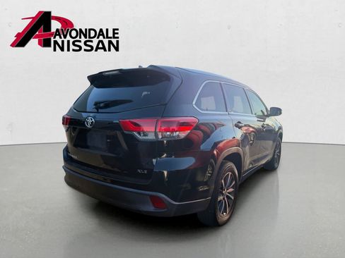 Used 2018 Toyota Highlander XLE FWD image 4