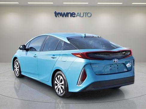 Used 2021 Toyota Prius Prime XLE image 3
