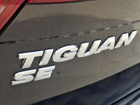 Used 2021 Volkswagen Tiguan SE R-Line image 30