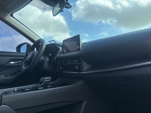 Certified 2024 Nissan Rogue SV image 25