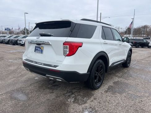 Certified 2023 Ford Explorer XLT w/ Equipment Group 202A image 4
