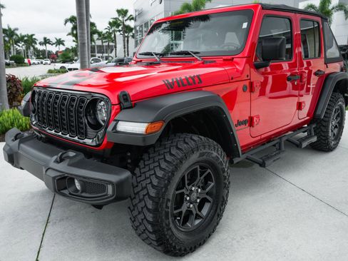 Used 2024 Jeep Wrangler Willys image 7