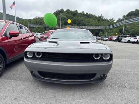 Used 2023 Dodge Challenger SXT w/ Blacktop Package RWD image 3