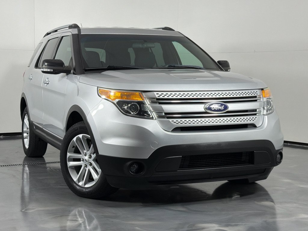 Used 2014 Ford Explorer XLT AWD/4WD image 2