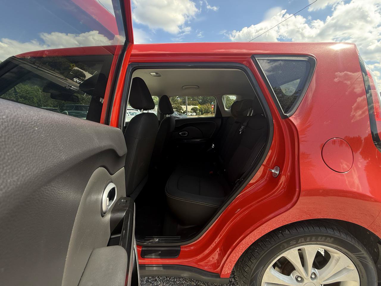 Used 2016 Kia Soul + w/ Audio Package FWD image 29