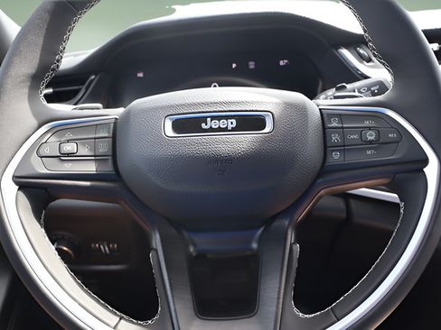 New 2026 Jeep Grand Cherokee L 4WD image 13