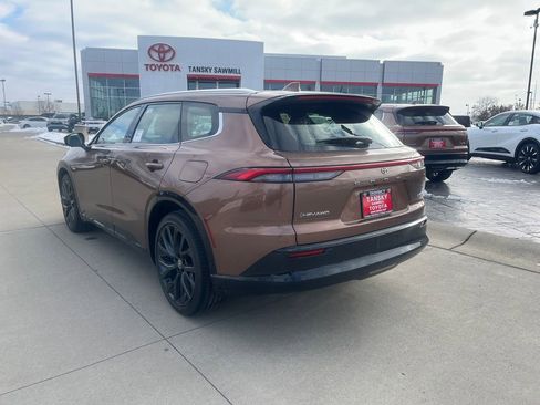 New 2025 Toyota Crown Signia image 3