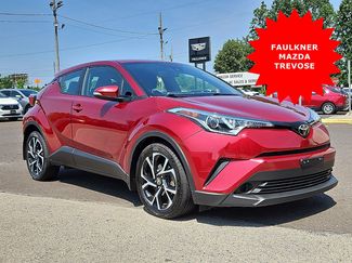 Used 2018 Toyota C-HR XLE FWD video 1