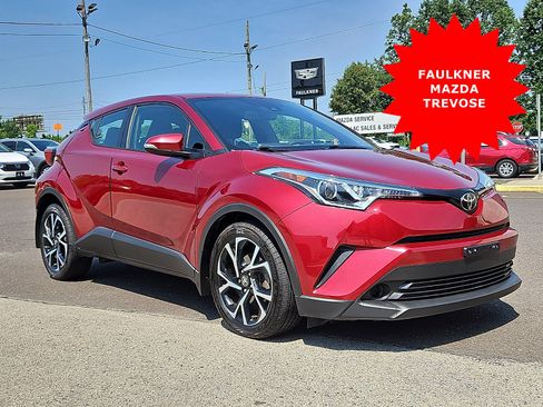 Used 2018 Toyota C-HR XLE FWD image 1