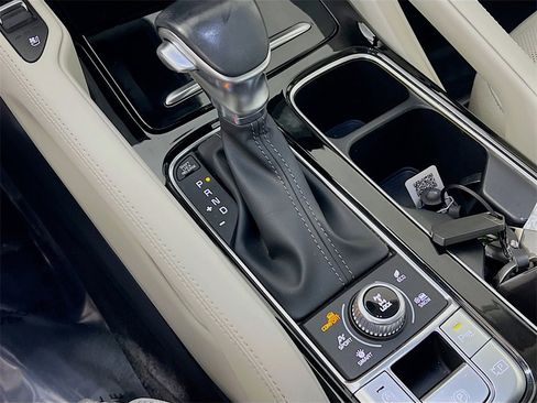 Used 2024 Kia Telluride SX Prestige image 16