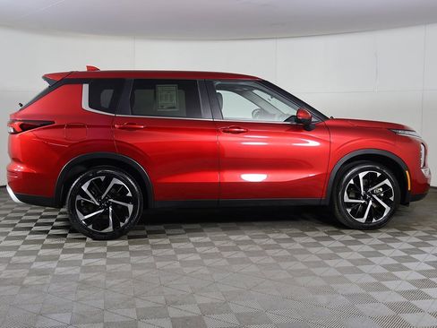 Used 2024 Mitsubishi Outlander SE Black Edition image 19