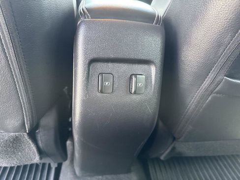 Used 2023 Nissan Kicks SR w/ SR Premium Package FWD image 31