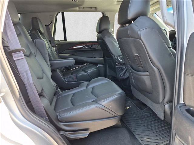 Used 2017 Cadillac Escalade Premium Luxury RWD image 22