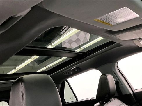 Used 2023 Ford Explorer Limited w/ Equipment Group 301A image 17