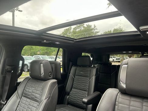 Used 2023 Cadillac Escalade Sport Platinum w/ LPO, ONYX Package AWD/4WD image 12