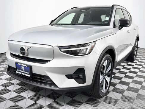 Used 2023 Volvo XC40 Recharge Plus AWD/4WD image 6