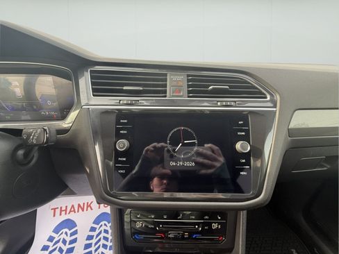 Used 2024 Volkswagen Tiguan SE AWD/4WD image 12
