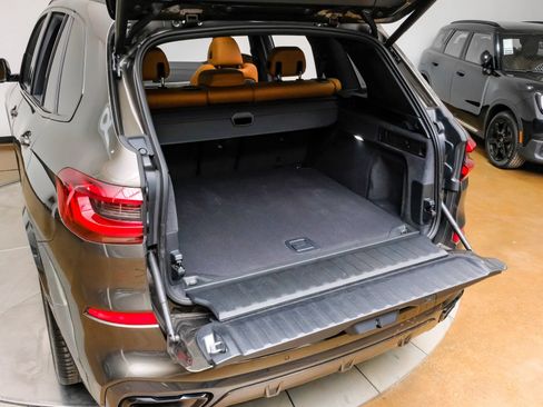 Used 2023 BMW X5 sDrive40i w/ M Sport Package RWD image 57