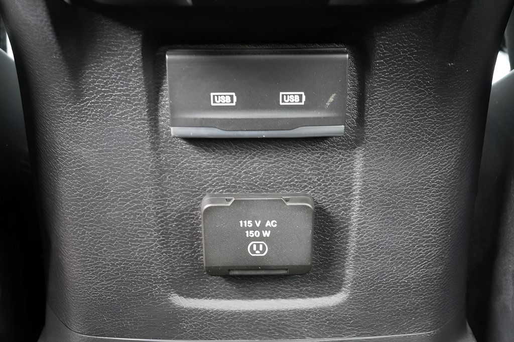 Used 2023 Jeep Wrangler Unlimited Sahara w/ Cold Weather Group AWD/4WD image 17