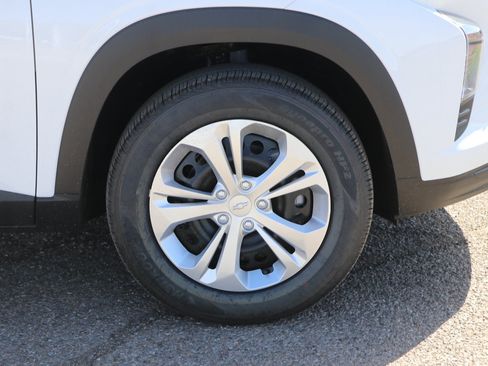 New 2026 Chevrolet Trax LS FWD image 9