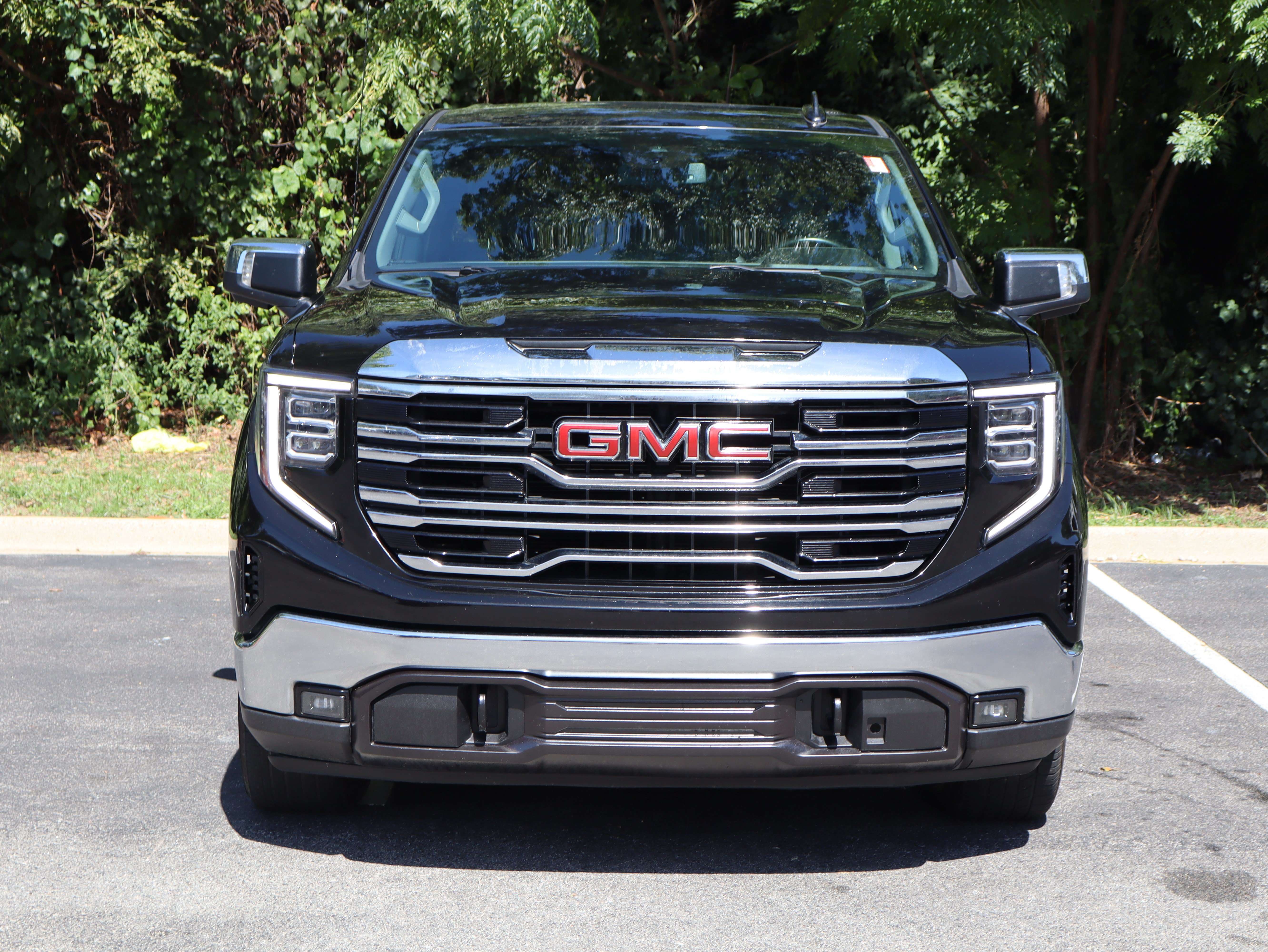 Used 2025 GMC Sierra 1500 SLT RWD image 3