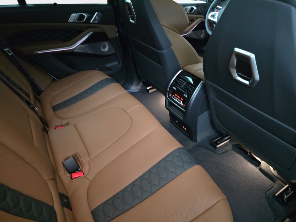 New 2026 BMW X5 M Competition w/ Executive Package AWD/4WD image 11