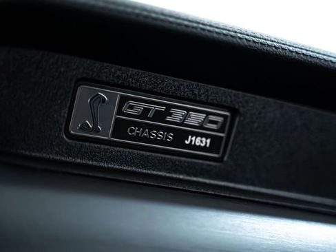 Used 2018 Ford Mustang Shelby GT350 w/ Convenience Package image 33