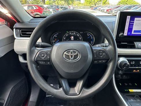 Used 2024 Toyota RAV4 XLE AWD/4WD image 15