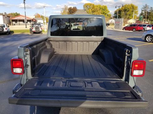 Certified 2024 Jeep Gladiator Sport image 7