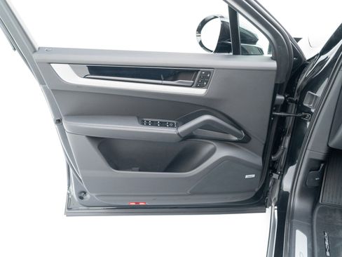 Certified 2025 Porsche Cayenne image 20