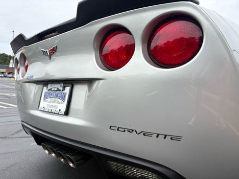 Used 2006 Chevrolet Corvette Coupe w/ Preferred Equipment Group RWD image 13