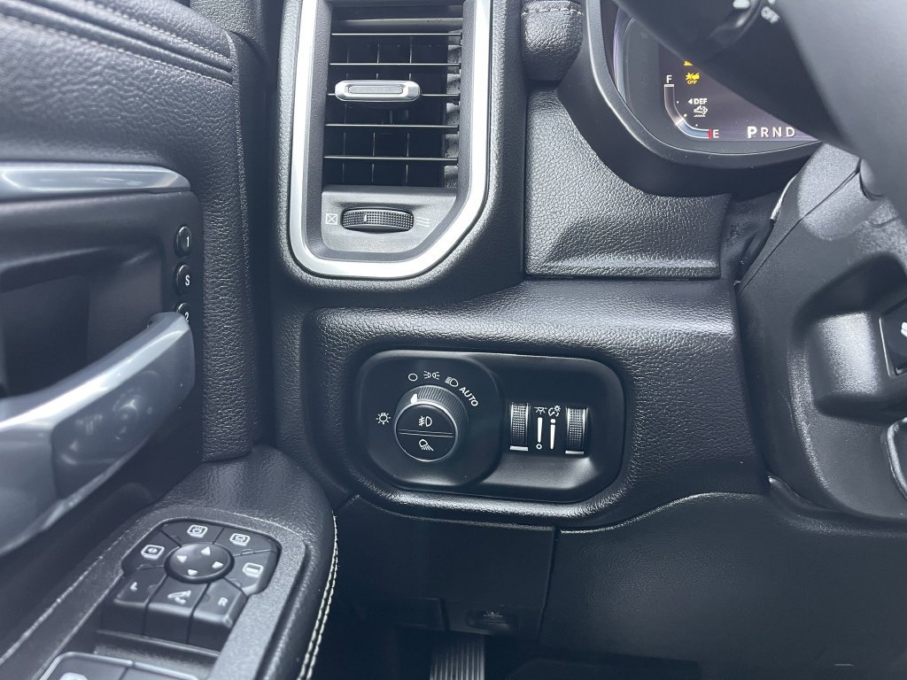New 2026 RAM 2500 Laramie AWD/4WD image 31