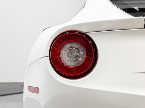 Used 2015 Ferrari F12 Berlinetta image 39