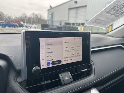 Used 2023 Toyota RAV4 XLE image 19