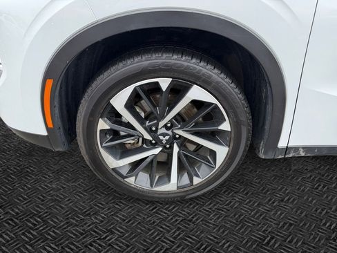 Used 2025 Mitsubishi Outlander SE AWD/4WD image 11