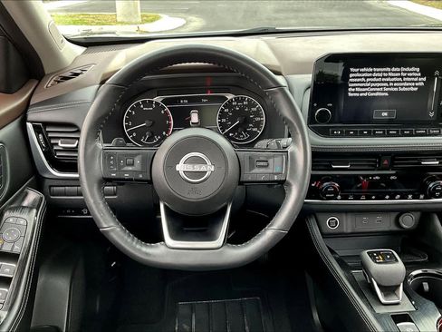 Used 2023 Nissan Rogue SL w/ SL Premium Package image 5