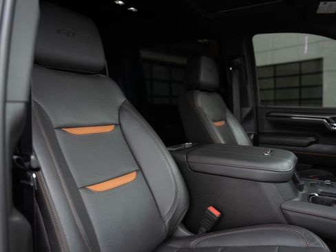 Used 2024 GMC Sierra 3500 AT4 w/ Technology Package AWD/4WD image 17